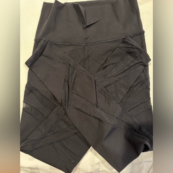 Lululemon - Picture 5 of 5